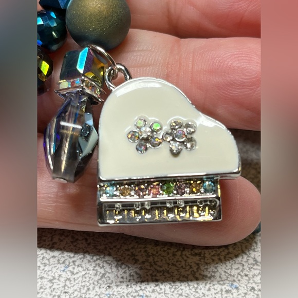 Beautiful piano and crystal keychain/purse bling - Picture 10 of 13